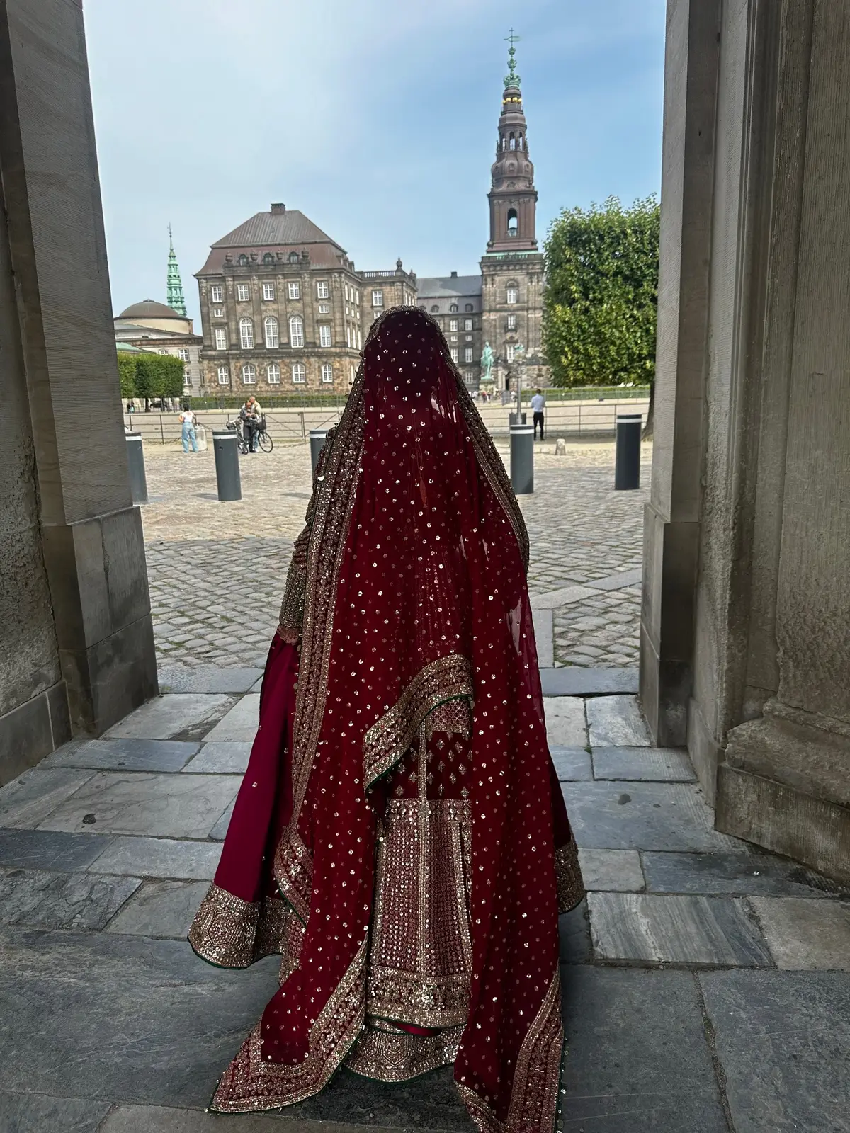 Serving royal couple ❤️ so excited to start this new journey with the LOML 💍 @Hussain Rehar  #fyp #foryoupage #pakistani #pakistaniwedding #denmark #copenhagen #bride #bride2024 #married 