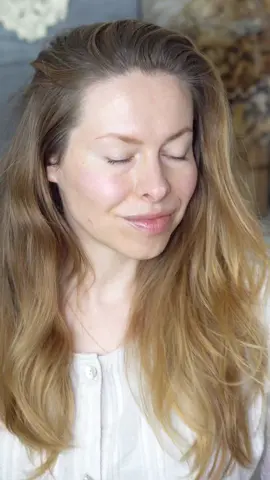 I cut my hair at home 💇‍♀️💇‍♀️💇‍♀️ My hair before & after. #hair #haircut #haircuttutorial #haircutting #myhair #longhair #hairtransformation #beforeandafter #blondehair #curtainbangs 