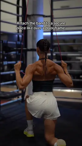 A few of my favourite Banded Back Exercises for Home Workouts 💪🏼 #backday #homeworkout #backworkout #resistancebands #strengthtraining 
