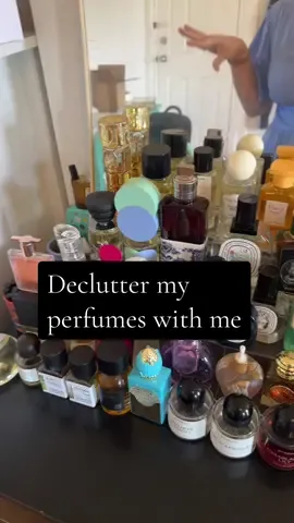 Declutter my perfume collection with me #fragrance #perfume #perfumetiktok #fragrancetiktok 