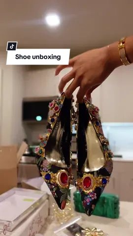 Wow 😍 Would you rock these shoes? Come back for part 2 on how I style these shoes  #shoeunboxing #unbox #menimaynotknowbutshoesiknow #shoehaul 