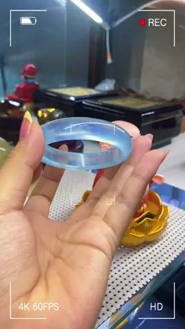 Đá Aquamarine mang nhiều ý nghĩa tích cực và được sử dụng như một vật bảo hộ, đem lại may mắn và bình an cho người sở hữu. Phù hợp cho mệnh Thủy và Mộc. #vongphongthuy #phongthuy #tunhien #vongtay #vongbanmenh 
