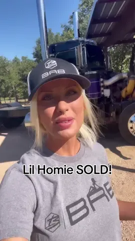 Lil Homie went to her forever home in Arkansas!💜🖤  Bitter sweet day for The BRB Fam. @the.bigrigblake and I have always dreamt of building custom rigs to sell and we did it!! Y’all know I’m a vehicle hoarder so this was really hard for me to actually sell her. We planned to keep her no more than a year and I only went 11 days over! I could not have hand picked a better couple to buy her, it made it so much easier seeing how excited they were to take it home! We wish them nothing but happiness and success with Lil Homie!  #fy #truck #sold #trucker 