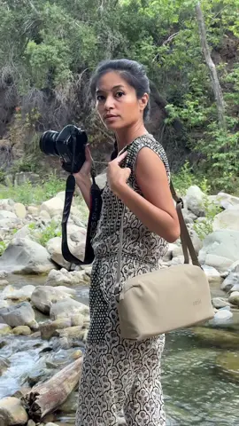 As a photographer 📸 that loves to capture beauty and moments in nature, a travel camera bag is essential 🌿 The @urth dolomite camera bag is a beautiful weather proof bag to carry your camera, lens, phone & more. #urth #dametraveler #photography #fyp #foryoupage 