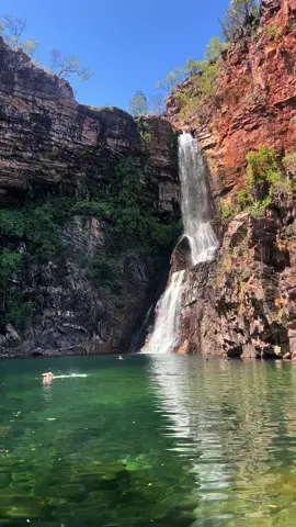When i say this place blew our minds 😍✨🌴 - Location below 🙌🏼 📍Tjaynera Falls #camping #northernterritory #australia #nationalpark #waterfall 