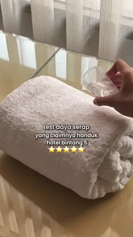 mandi berasa di hotel bintang 5 kalau pake handuk ini!⭐️⭐️⭐️⭐️⭐️ bulunya halus, lembut, dan sangat menyerap air! 💯 ukurannya besar 80x160 & tebal🫶 kl mau handuk daya serapnya tinggi, yuk pesan yang varian full katun!✨  #handukhotel #handukdewasa #handukmurah #handukpolos #handukjumbo 