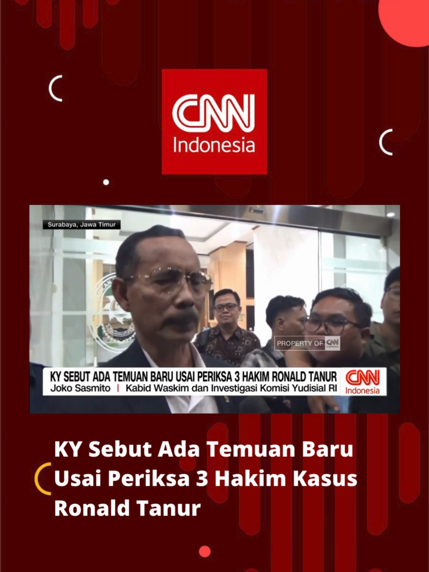 Komisi Yudisial (KY) memeriksa tiga hakim yang memvonis bebas Ronald Tanur di Pengadilan Tinggi Surabaya, Jawa Timur, selama lima jam. KY mengungkapkan bahwa mereka telah memeriksa sekitar 14 saksi, termasuk Ketua Pengadilan Negeri Surabaya.  Sementara itu, di Jakarta, tiga anggota majelis hakim Pengadilan Negeri Jakarta Pusat dilaporkan oleh investor asal Singapura ke KY karena dinilai menimbulkan ketidakpastian hukum #KY  #komisiyudisial  #RonaldTannur  #vonisbebas #vonisbebasronaldtannur   #PNSurabaya