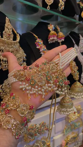Beautiful fine quality nauratan choker set with bangles  For order dm or whatsapp +923329094665  #foryou #foryoupage #foryoupageofficiall #navratna #10kfollowers #millionviews #1mlikes #onlineshopping #business 