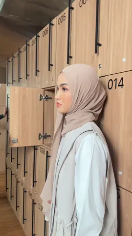 penasaran isinya apa..#xaviera #xavieraputri #behindthescenes #photoshoot #fyp #clashofchampions 