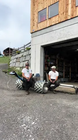 TEIL 2 | @levyfranco03 & Maurus stellen sich vor | Hesch bock uf en Lehrstell? | farm from @KonradAnhorn #anhornwildheu #grossgaden #switzerland🇨🇭 #stantönien #swissmeli #brielmaiermotormäher #graubünde #farmerlife 