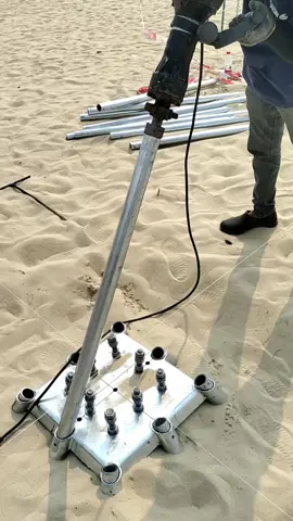 How to anchor pillars in sand using nothing but friction 