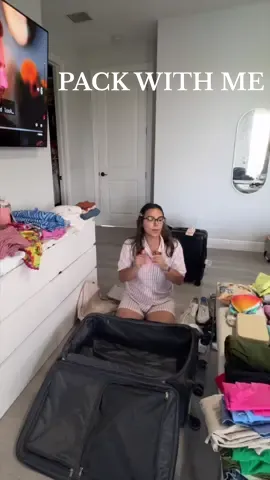 GET IN GIRLIE, im taking you to COLOMBIA! 🇨🇴✈️🧳💓🫶🏽 more updates/ fun pics on IG 😙💫 #packwithme #asmr #satisfying #vacation #minivlog #dayinmylife #colombia 