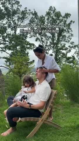 so it’s your responsibility that he doesn’t go bald by 40…  #indewild #champi #hairoilforhairgrowth #hairoil #hairoilingbenefits #hairoiling #hairloss ##hairlossremedy