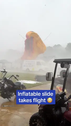 Severe thunderstorms in northern Alabama caused chaos as reaidents were forced to take cover and an inflatable slide flew through the air due to strong winds. 😱 Fortunately parents had removed their children from the slide just ‘two minutes’ before it took flight.  🎥 Joshua Cofield via Storyful  #alabama #news #weather #extremeweather #thunderstorm #wind 