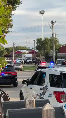 There was a large police presence as a Chicago murder suspect barricaded himself inside a building after a lengthy Lake Barrington manhunt on Tuesday evening. #news #lakebarrington