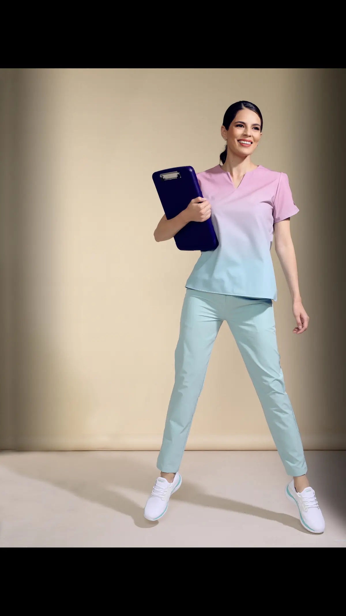 Degrade Pro  Antifluido ✅ Tela strech ✅ Color único ✅ #uniformes #uniformesmedicos #scrubs #diseñodemoda 