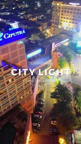 cie senyum2 sendiri 😁 . . #semarangstory#fyp#jawatengah  #radio#explore #shielaon7  #tengahmalam  #semarang24jam #semaranghits #fyp #djimini3 #drone #semarang #malam #citylights #exploresemarang 