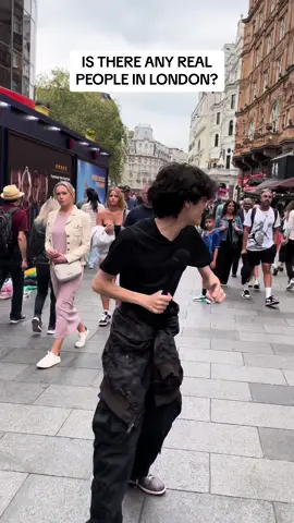 London is a simulation  #leisctersquare #hammond #npcs #cringe #headphoneuserswarning 