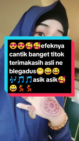 #🥰🥰🥰🥰🥰 #🎶🎶🎶🎶 #fyp Kimcil Kepolen Lagu NDX A.K.A. Ringkasan Dengarkan Pancene kowe pabu, nuruti ibumu Jare nek ra Ninja, ra oleh dicinta Opo koyo ngene susahe wong kere? Ameh nyanding tresno, kalah karo bondo 'Ku ngerti sifatmu bedo karo awakku iki Ono opo kok kowe bedo karo aku iki? Opo aku salah nek aku tresno kowe? Po pendak dino atimu enenge gelisah? Mending aku ro kowe koreksi dewe-dewe Ojo waton tumindak nek kuwi ora becik Mergo saiki tresno enenge gor bondo Menang rupo, kalah dupo, aku ora popo Pancene kowe pabu, nuruti ibumu Jare nek ra Ninja, ra oleh dicinta Opo koyo ngene susahe wong kere? Ameh nyanding tresno, kalah karo bondo Pisan pindo aku percoyo ro omonganmu Jebul saiki kowe wis keconangan ning mburiku Kowe selingkuh ro koncoku cerakku iki Opo dumeh aku wong kere langsung tok larani? Jaremu nek ra F.U., kowe ora I love you Jaremu nek ra Ninja, kowe ora cinta Nanging piye meneh? aku wong ra nduwe Kalah bondo, menang rupo kuwi saklawase Pancene kowe pabu, nuruti ibumu Jare nek ra Ninja, ra oleh dicinta Opo koyo ngene susahe wong kere? Ameh nyanding tresno, kalah karo bondo Yo nek kowe ra iso terimo opo enenge Gor isone ngoyak bondo kuwi ciri khase Pancen kowe konco, ning atimu wuto Menang rupo, moto bondo kuwi pancen kowe Aku wis ra betah ngrasakke sifatmu Mending aku tak pisah ninggalke sliramu Ojo rumongso biso nek kowe ora iso Atiku wis ra kuat, rasane pengen njepat Pancene kowe pabu, nuruti ibumu Jare nek ra Ninja, ra oleh dicinta Opo koyo ngene susahe wong kere? Ameh nyanding tresno, kalah karo bondo Pancene kowe pabu, nuruti ibumu Jare nek ra Ninja, ra oleh dicinta Opo koyo ngene susahe wong kere? Ameh nyanding tresno, kalah karo bondo😀🎵🎶🎵🎵🥰🥰🥰🥰..#kiuwkiuw 