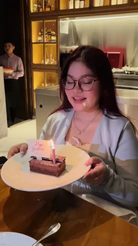 A very demure 🤍 very cutesy 🎀 very mindful ✨ birthday dinner for our very cutesy, demure & mindful Mona 🤍✨ @mona alawi @Bea B @Danica O. @Yskaela Fujimoto @Sophia Margarette To @blue @Warda 