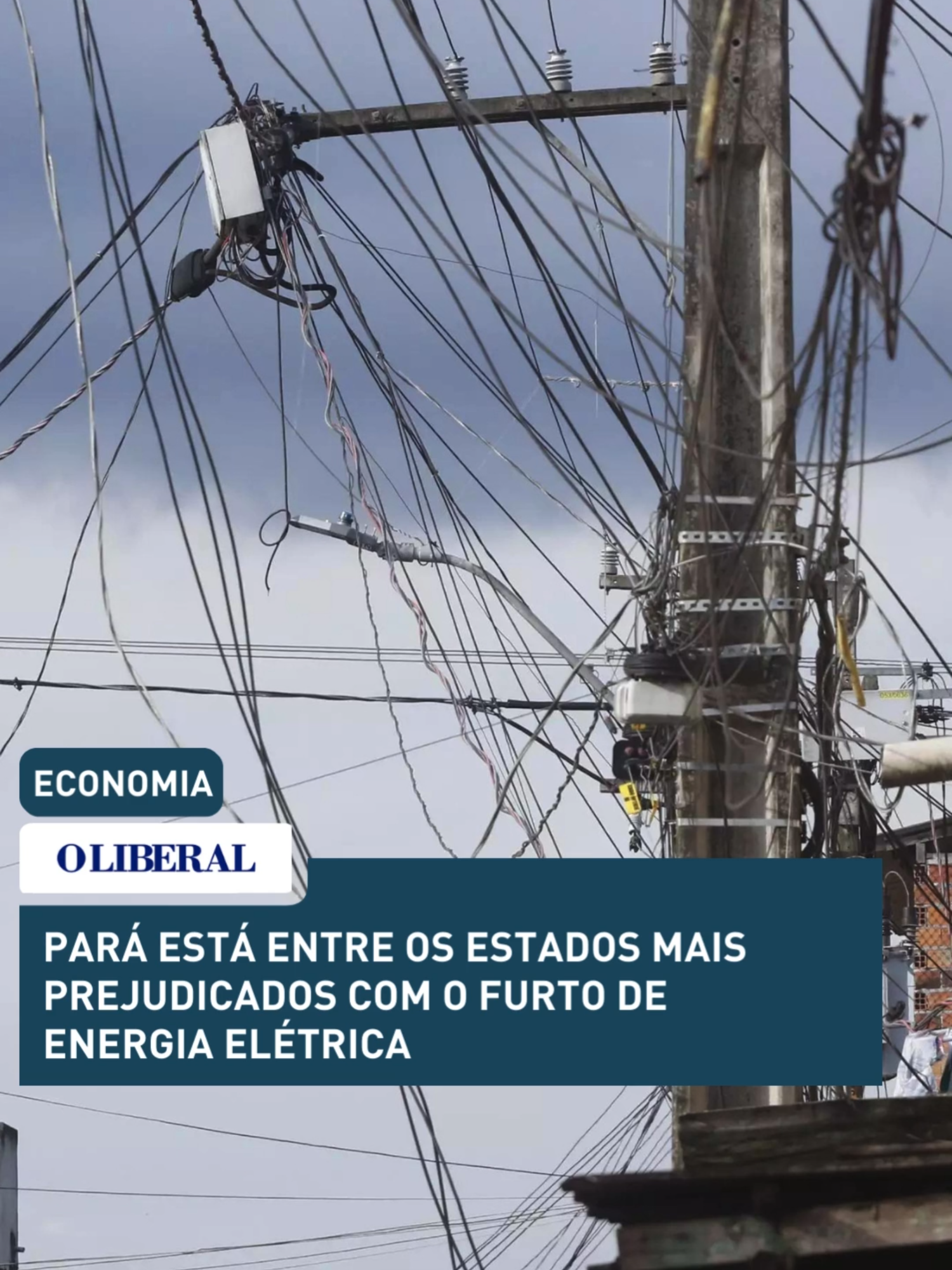 'GATOS' O Pará está em quarto lugar entre os estados brasileiros que mais perdem dinheiro com o furto de energia elétrica em todo Brasil, é o que apontam dados da Agência Nacional de Energia Elétrica (Aneel) divulgados no primeiro semestre deste ano e analisados pela Associação Brasileira de Distribuidores de Energia Elétrica (Abradee). Segundo a análise da Abradee, o valor furtado em terawatt/hora no Pará em 2023 foi de R$2,30. No geral, a região Norte foi a mais prejudicada pela prática, com 46,2% de perda. O cenário causa um prejuízo significativo aos consumidores e às concessionárias de energia, tendo em vista que furtos de energia contribuem para tornar a conta de luz mais cara para todos os usuários, pois os valores acabam sendo repassados para a tarifa de energia. Saiba mais em oliberal.com 📷 Igor Mota / Arquivo/O Liberal #oliberal #amazoniajornal