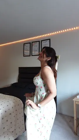 This song is all on my mind!!❤️ #fyp #ishq #melodious #outfit #fashioninspo #feelingcute #happy 