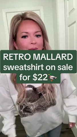 Where are my duck hunters? Or hunting wives? This retro/vintage mallard sweatshirt is on sale for $22 TODAY! #duckhunting #huntingseason #mallard #greenheads🦆 #huntingwives #tiktokstyle #sweatshirt #oversized #flashsale #affordablefashion #tiktokshopmademebuyit 