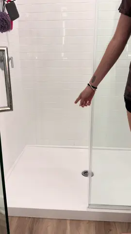 giving my dog his first shower bc new apartments dont give u bathtubs anymore😤 #dogsoftiktok #pitbullsoftiktok #pitbull #fyp #funny #funnyvideos 