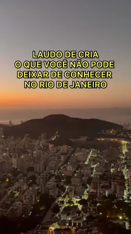 LAUDO DE CRIA - O QUE VOCÊ NAO PODE DEIXAR DE CONHECER NO RIO DE JANEIRO? o que fazer no Rio de Janeiro? Calma que aqui tem a boa pra tu!  RJ é cidade de nascer do sol, então deixa pra dormir depois e pega esse nascer do Dois Irmãos no Vidigal ou na Praia de Copacabana que tá sempre movimentada esse horário!  Qual praia ir no Rio de Janeiro? Arpoador, Arpex! Posto 7 de Ipanema (essa é a melhor do Rio ein). Pegar um rolé de bike na orla e depois o pôr do sol no Arpoador ou na Mureta da Urca não pode faltar também, papo reto. E a noite? Aqui o que não falta é opção pra tu! Mas nessa to te passando a visão do Bafo da Prainha, Pedra do sal (que é do lado) e terminar a noite na Lapa que agrada todos os públicos! Mas tu que vem pro RJ tem que fechar com o certo! Então quando for comprar tua passagem, brota pra conferir o app da @wemobi que é uma plataforma de passagens online e 100% digital, segura, que eu recomendo.  Com mais de 850 destinos pra tu explorar no app da wemobi, tu vai ter várias opções brabas pra onde ir. Fora que o mais importante, com um preço baixo sempre.  Então não dá mole né? Baixa o app da wemobi e vem pro RJ! *publi  #laudodecria #riodejaneiro  #wemobi #omelhordavidapedepassagem #wemobi4anos #vaidewemobi 