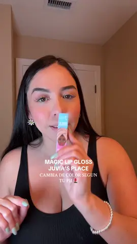 Obsessed with this lip gloss @Juvia’s Place 🩷💙 #lipgloss #juviasplace #makeup #tiktokshop #fyp #fallfashion #longlasting #mua #magiclipglossph 
