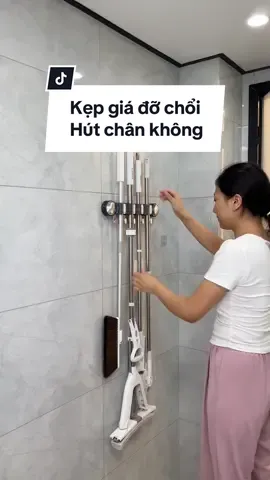 Kẹp giá đỡ hút tường giữ chổi, có móc treo hút chân không tiện lợi #kepgiado #giadungtienich #giadung 