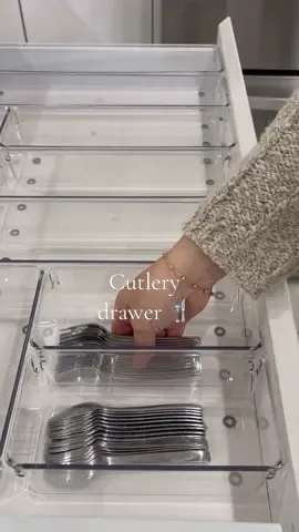 Cutlery drawer Organisation 🙌🏻🍴🥄 #drawer #cutlery #cutlerydrawer #organise #organised #organisation  #clea #keepitclean #keepitorganised 