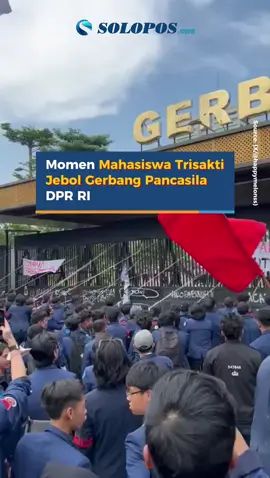 Momen Mahasiswa Trisakti Berhasil Jebol Gerbang Pancasila DPR RI Menurut kalian gimana guys? #mahasiswatrisakti #trisakti #mahasiswatrisaktiikutdemo #gerbangpancasiladijeboltrisakti #gerbangpancasiladijebol  #demogedungdpr #gedungdpr #kawalputusanMK #demodpr #demoruupilkada #demohariini #demotolakUUpilkada #demo22Agustus2024 #demomahasiswa #demoburuh #demo #demojakarta #viral #viralvideo #viraltiktok #viral_video #viralditiktok #viralvideos #viralvideotiktok #fyp #fypシ #trending #trendingvideo #trendingtiktok #trend #news #newsattiktok #newsupdate #newstiktok #beritatiktok #beritaditiktok #beritaviral #beritahariini