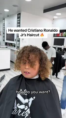 Does it suit him? 🔥  #cristianoronaldo #barber 