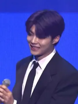 don't be shy you just said you love us hahaha #parkgunwook #gunwook #zerobaseone #zb1 #4u 