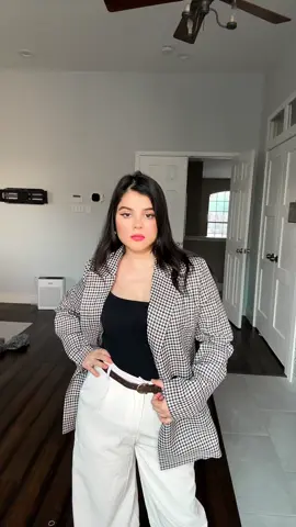 Beautiful blazer 🥰🥰 #blazer #suit #officewear #yozy 
