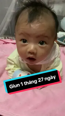 Giun 1 tháng 27 ngày, trộm vía đã nhấc được đầu lên rùi nèeee. #Giun #GiunMyLam  @Giun Dế Family 🪱🦗 @Mẹ em Giun 👻 
