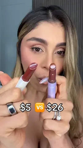 EL DUPE EXACTO? 💋👀 Probando los nuevos Pout-Perfect Shimmer Lip Plumper's de @SHEGLAM ! ✨  Vienen en 6 nuevos tonos y te dejan unos Juicy lips!    Quieres que te regale unos? 💝 Déjame tu comentario 👇🏻    #SHEGLAM #SHEGLAMlipplumper  #SHEGLAMSolidgloss  #SHEGLAMCRUELTYFREE  #SHEGLAMPartner   