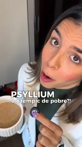 Ozempic de pobre? É isso que o povo vem falando por aí do psyllium 👀😂 mas será que é pra tanto? Assiste o vídeo que eu te explico o que esse tal de psyllium faz, mas já adianto: eu uso o divo e amo 💅🏻💜 Já envia o vídeo pra pessoa que queria começar a usar o psyllium mas não sabe como! ✅ No site da Growth (cupom VEGELOVER) vocês tem 2 opções de fibra: o Fiber Premium (meu queridinho que tem 4 tipos de fibras) e o Psyllium em pó puro! Ambos são ótimas opções pra adicionar na tua rotina! #psyllium #fibra #intestino #emagrecimento 