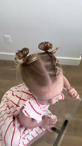 Can’t start the morning hairstyle without some bedhead taming 😂 #bedhead #bubblebraids #spacebuns #toddlerhairstyles #backtoschoolhair #momtok #girlmom @Fairy Tales Hair Care @Salee Hair @unbrushbyfhiheat 