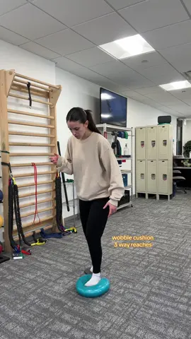 had a cancellation so decided to film what a typical workout for me looks like for y’all!  disclaimer that this is what works for me, this is not advice on which exercises to do for yourself because all hypermobile bodies are different 🫶🏼  #hypermobility #ehlersdanlossyndrome #edsawareness #hypermobilityawareness #physicaltherapytiktok #potssyndrome #physicaltherapy 