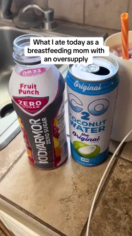 Breastfeeding with an oversupply! #WhatIEat #MilkBoosting #MomTok #MilkyMama #BreastfeedingFood #BreastfeedingFriendly #Mama 