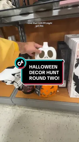 Replying to @Damaris round 2! the hunt for the fall winnie the pooh blanket 🍂 and the pooh bear pumpkin cookie jar 🎃 continues 👀 #disneyhalloween #tjmaxxhalloween #blakespopnook #halloweentime #winniethepooh 