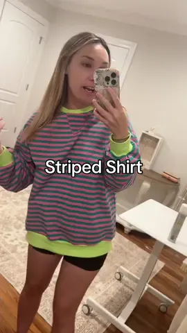 #stripedshirt #stripedsweatshirt #freepeopleinspired 