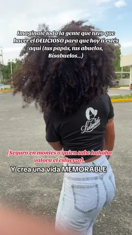 Cada día que pasa creo aún más que la vida es un regalo tan maravilloso, el solo hecho de pensar cuántas camas fueron usadas ( o quién sabe también en el suelo) para que hoy exista yo, me impulsa a seguir Lidiando y creando una vida memorable ✨💜 #rizosnaturales #rizosperfectos #curlyhair #curlydia #eldelicioso🤣🤣 