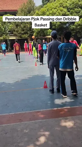 Pembelajaran Permainan Invasi Basket Passing dan Dribble #pembelajaranmenyenangkan #pjok #permainaninvasi #smkn3 #penjaskes 