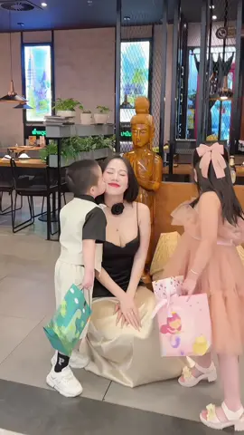 Thế giới đáng yêu của Mẹ 🥰  #xuhuong #xuhuong2024 #mẹbimsua #trending 
