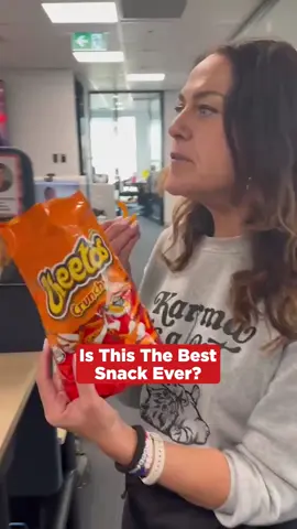 Now I need to try them! #snacks #cheetos #tastetest #foodreview #internationalsnacks #fyp @jackcharlesss @_tommalicious_