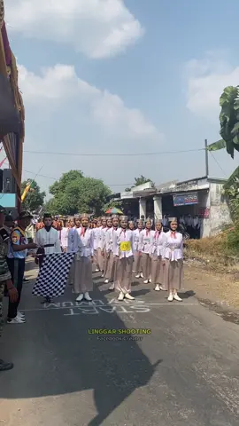 Gerak jalan Variasi keren 💫👏🏻❣️ #dancer #soundviral #karnavalmojokerto #fyp #karnavalsoundsystem #reels #karnavalmalang #kebaya #like #gerakjalan 