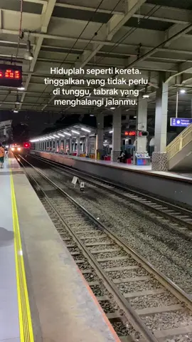 soalnya Ayahku mengajariku untuk rendah hati, bukan takut mati🤪 #quotes #storytime #motivasi #keretaapiindonesia #keretaapi #stasiun #fyp 